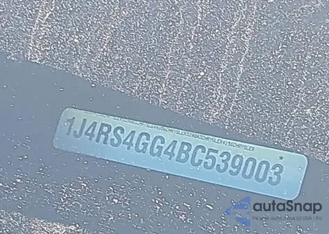 2011 Jeep Grand Cherokee Laredo from USA, damaged, VIN 1J4RS4GG4BC539003